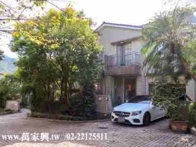 售新北市新店區大台北華城秀岡山莊★湖畔別墅★青山鎮萬家興別墅3,800萬