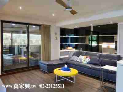售新北市新店區青山鎮★上疊現代別墅★萬家興康橋小學重疊別墅3,580萬